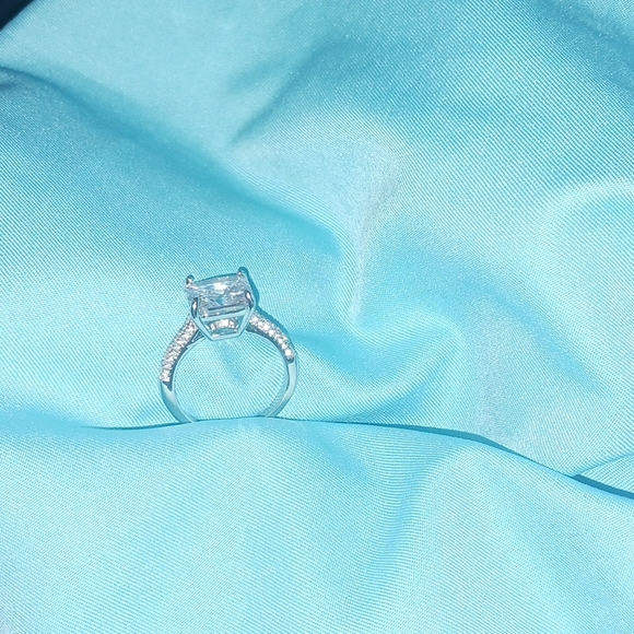 Silver ring with Cubic Zirconia - Picture 3 of 3
